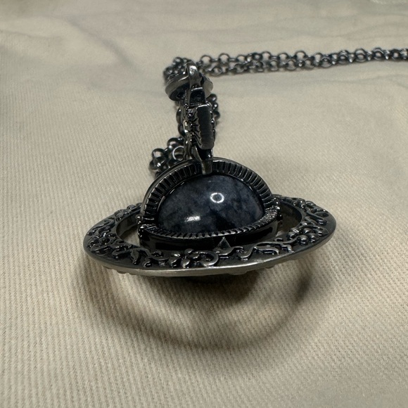 Vivienne Westwood Black Orb Necklace Large - Picture 4 of 7